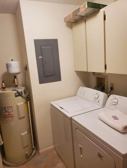 Building Photo - 4013 SE 20th Pl