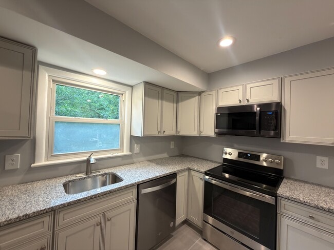 Building Photo - 9226 Limestone Pl
