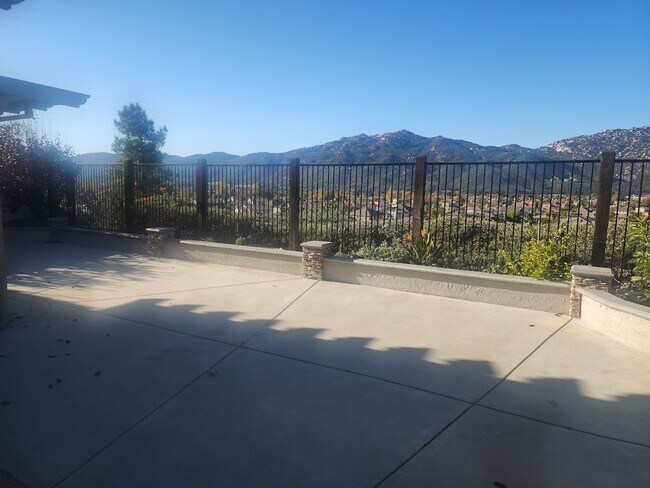 Building Photo - 4 Bedroom Single Level Home in Redhawk wit...