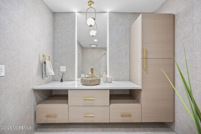 Building Photo - 10 Kinglet Ave