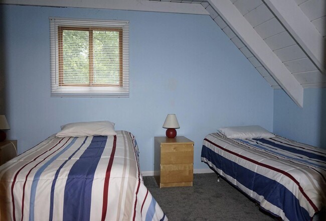 Building Photo - 82 Suissevale Ave