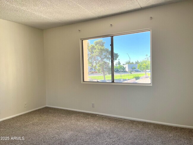 Building Photo - 7920 E Camelback Rd