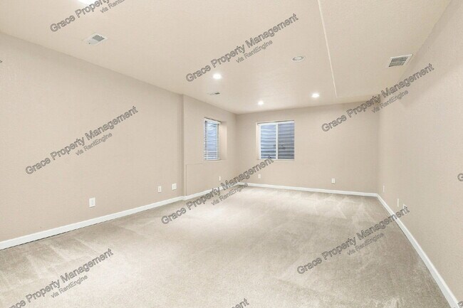Building Photo - 13937 Ivy St