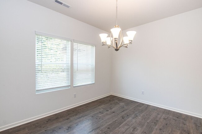 Building Photo - BEAUTIFUL 3 Bedroom Town home Bonterra Village - APRIL 2026