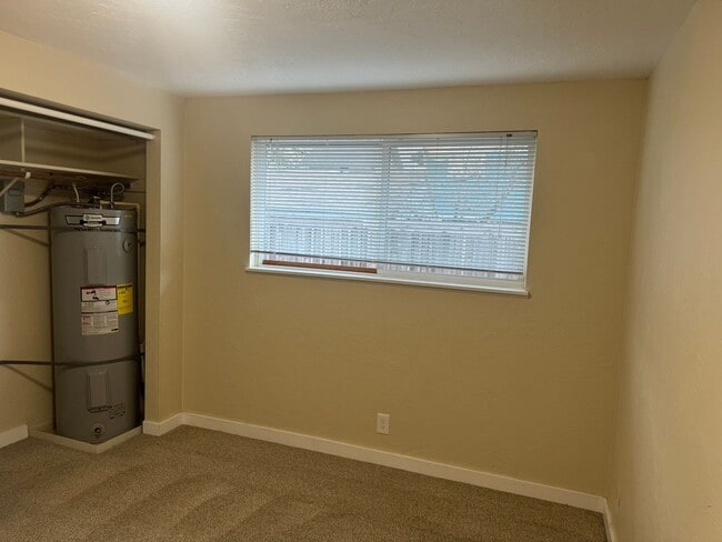 Building Photo - 41 N Lawrence St