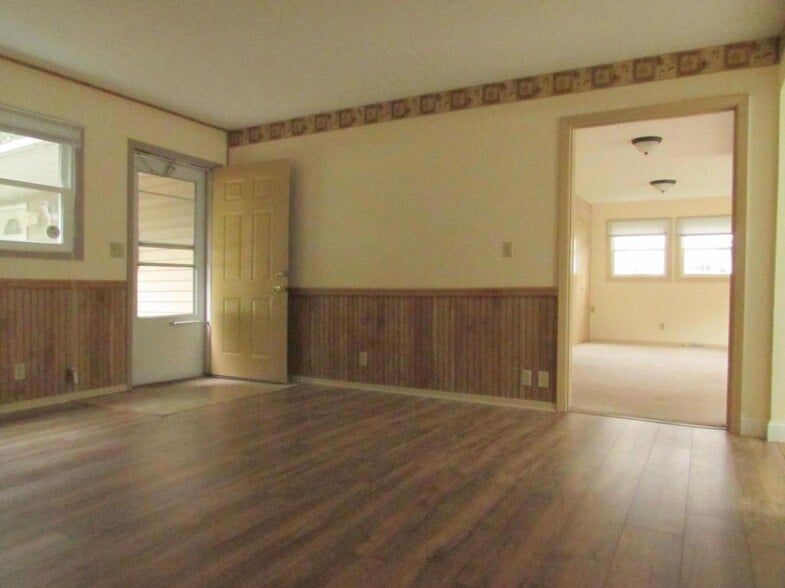 Dining Room - 715 Witter St