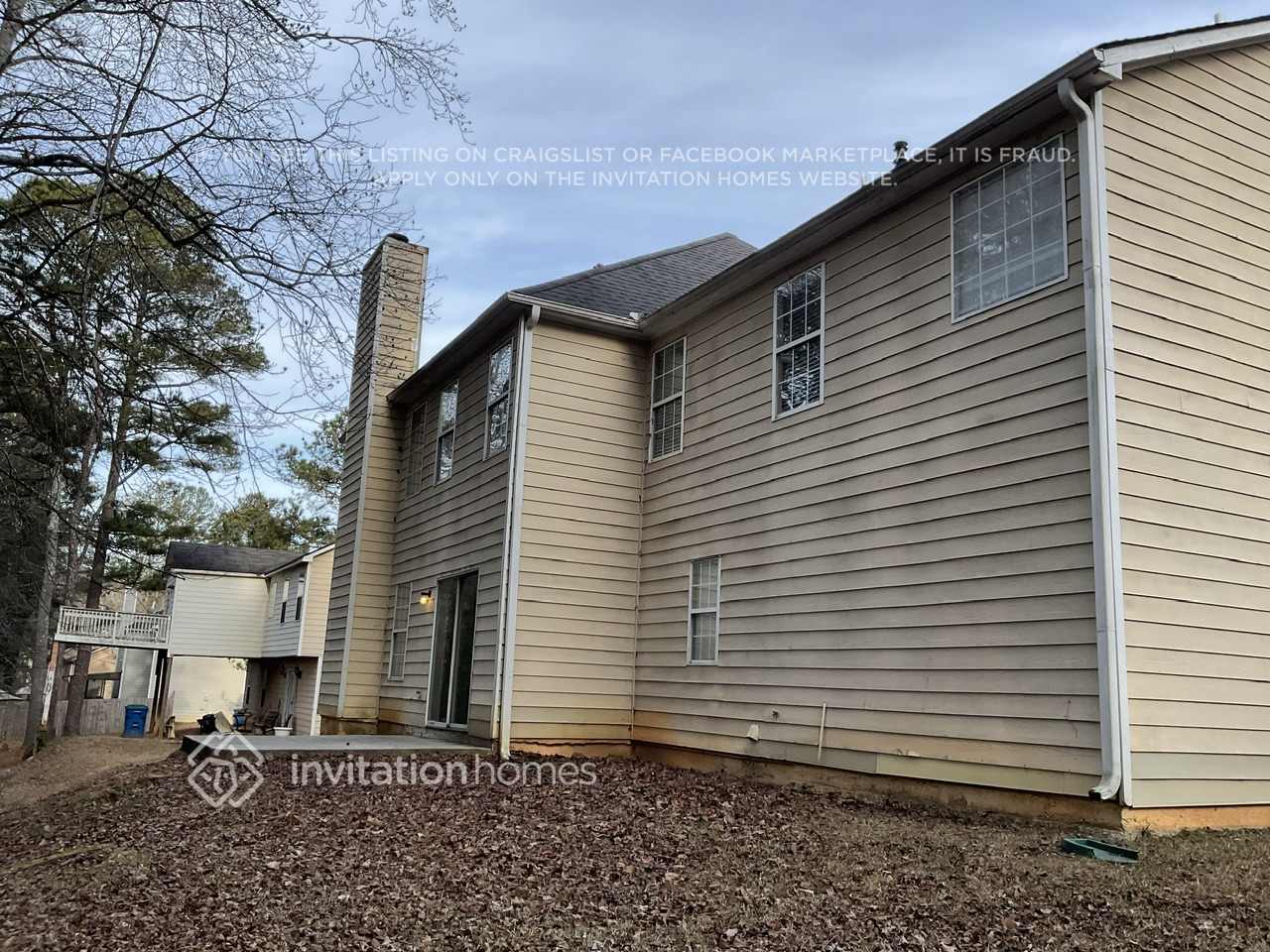 Building Photo - 320 Birchmere Close SW