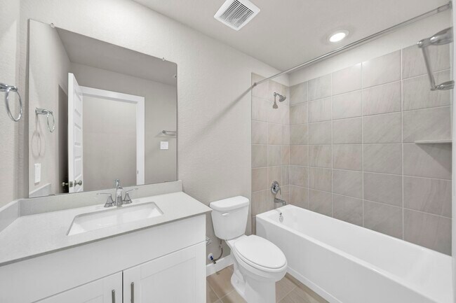 Building Photo - 16675 Sterling Clf St