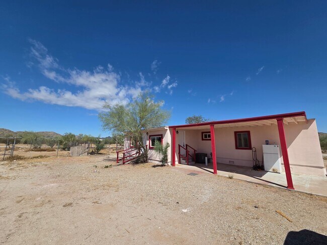 Building Photo - Queen Creek 3 bed / 2 bath on just under 5 Acres! No HOA!
