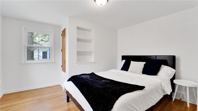 Building Photo - 288 Oakridge Dr