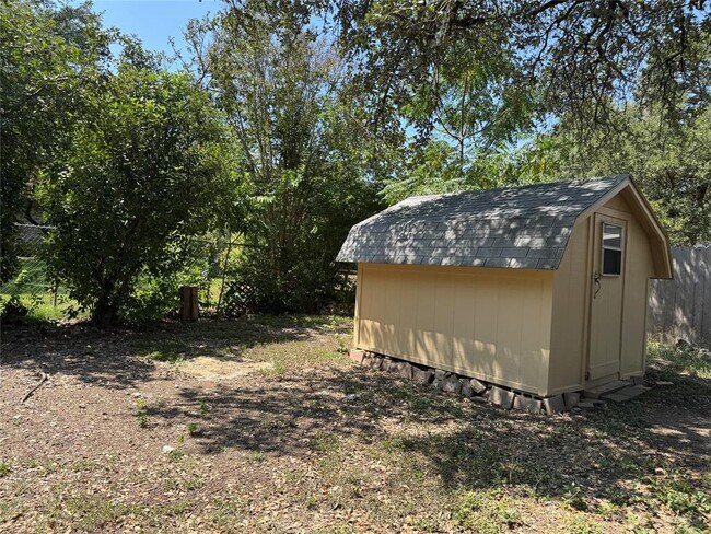 Building Photo - 2207 N Cannes Dr