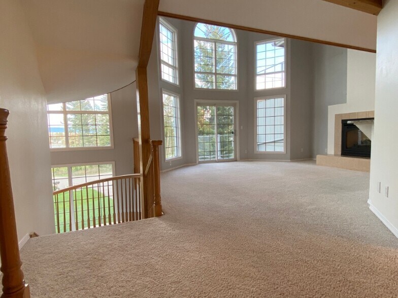 Building Photo - 614 Masters Ct