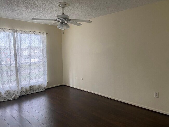 Building Photo - 260 El Dorado Blvd