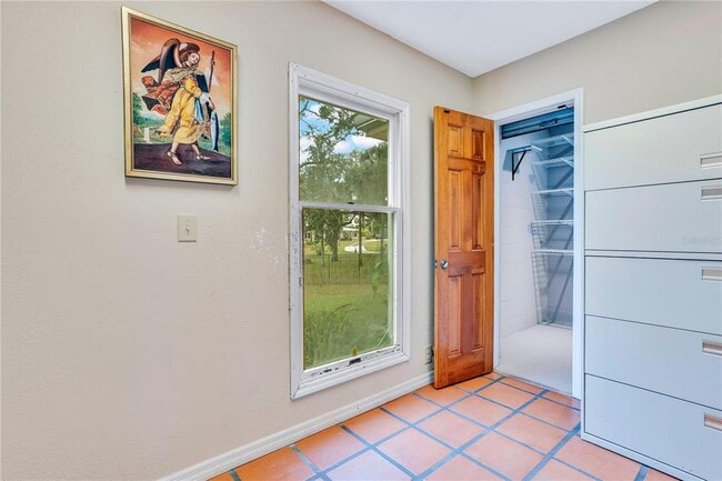 Building Photo - 8 Fernwood Trail