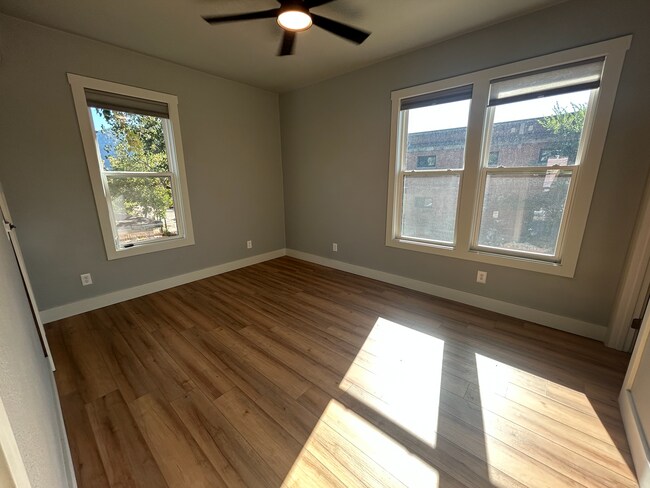 Building Photo - Stunning Remodeled 4 BR in North Missoula