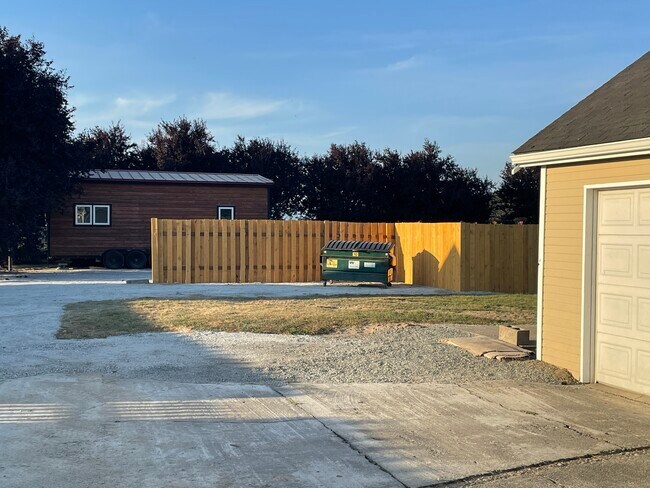 Building Photo - 17219 Calhoun Rd
