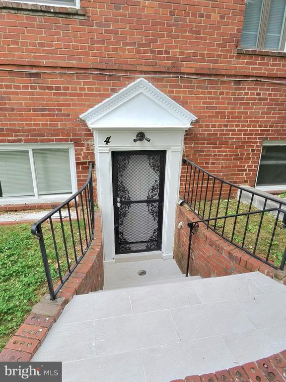 Building Photo - 407 Lebaum St SE