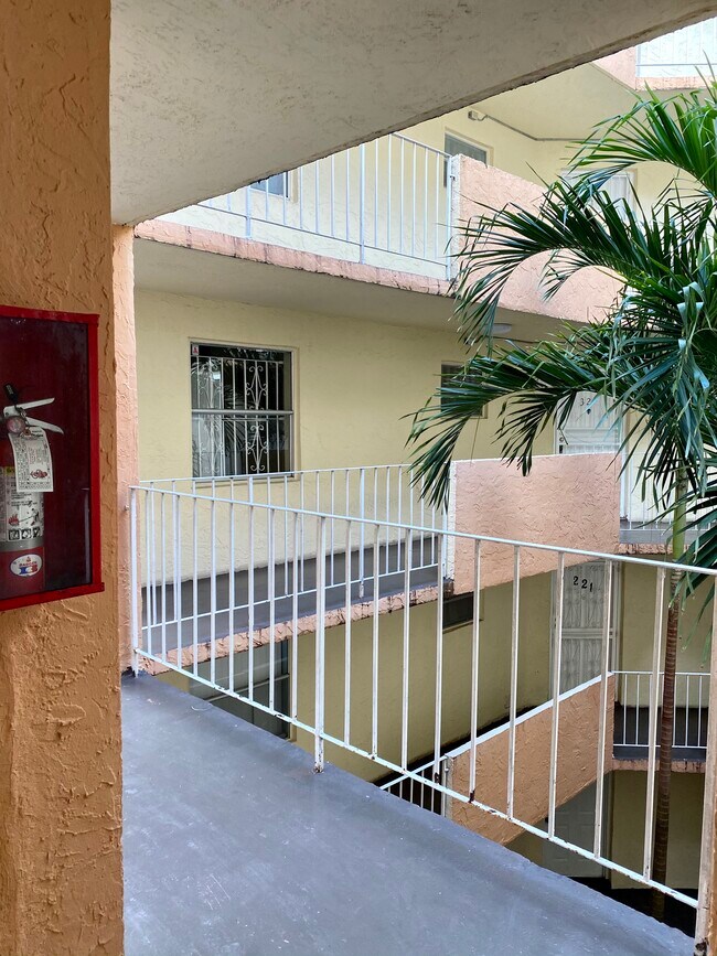 exterior - 1750 W 46th St