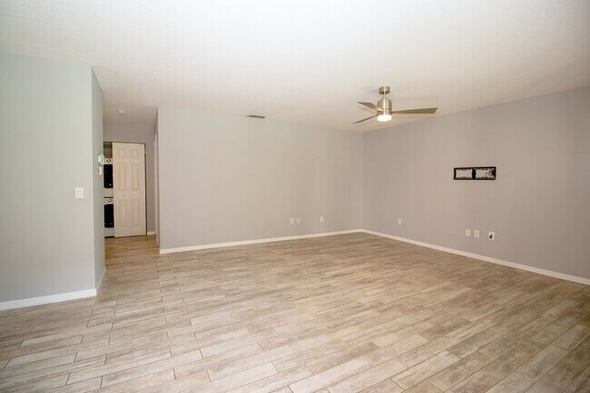 Building Photo - 6150 Gulfport Blvd S
