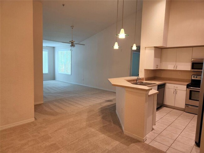 Building Photo - 4174 Central Sarasota Pkwy