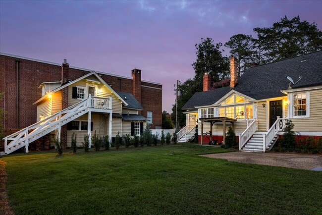 Building Photo - 241 Laurens St SW