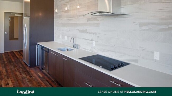 Building Photo - 4949 S Landing Dr