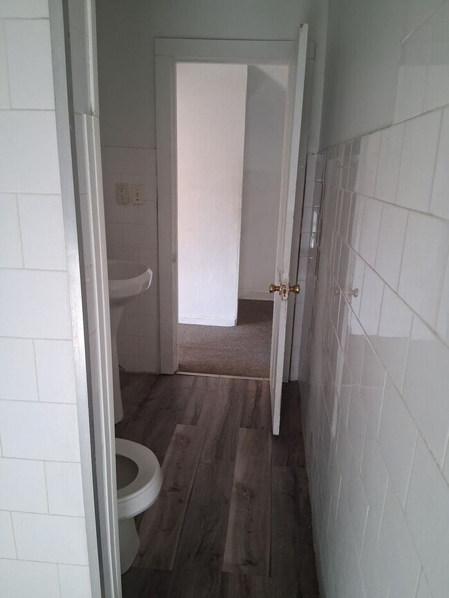 Building Photo - Charming 2-Bedroom Home in Rockford – Upda...
