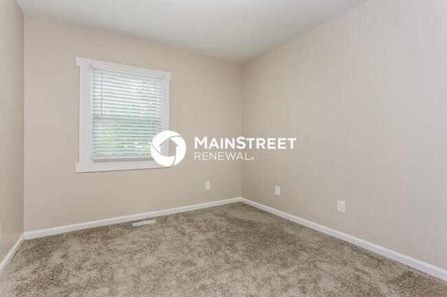 Building Photo - 3 Bedroom Pet-Friendly Home in STONE MOUNT...