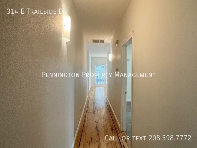 Building Photo - 314 E Trailside Dr