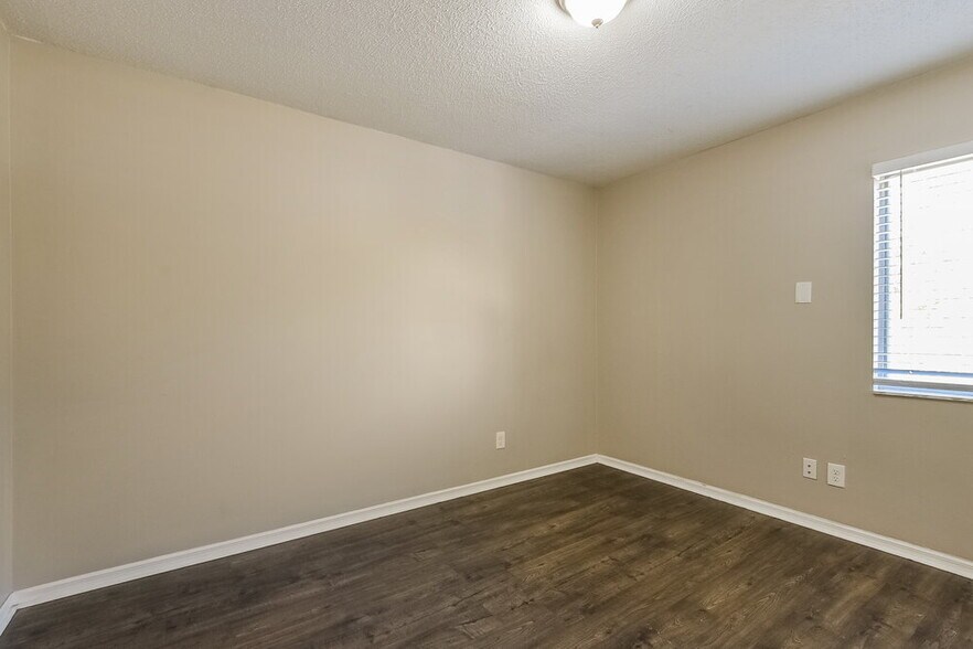 Building Photo - 1871 Meadowgold Ln