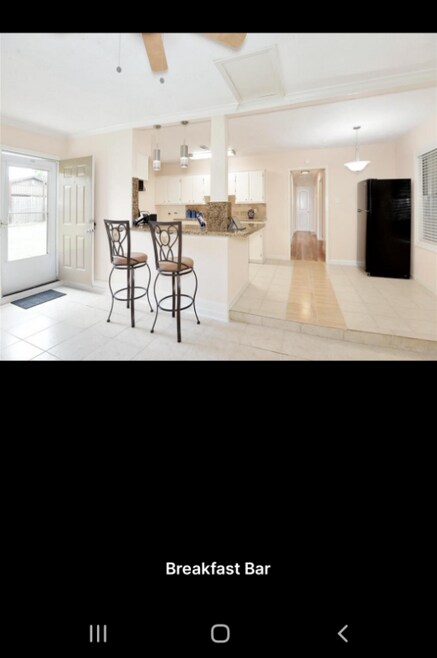 Building Photo - 5005 Holloway Dr