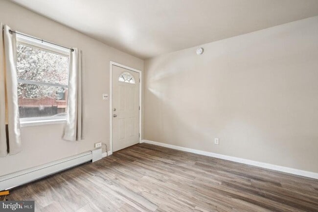 Building Photo - 338 Ridgeway St