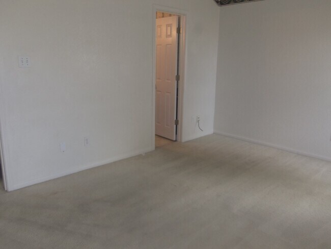 Building Photo - 4201 Windwood Dr