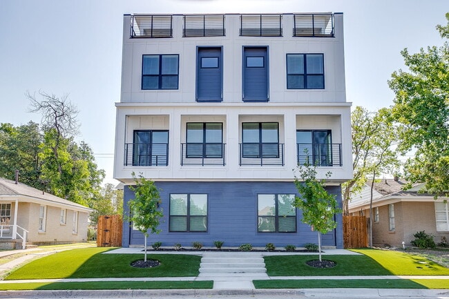 Building Photo - 3141 McCart Ave