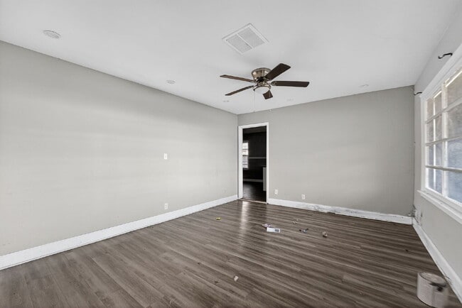 Building Photo - Charming 3-Bedroom Home on a Corner Lot in Fort Worth!