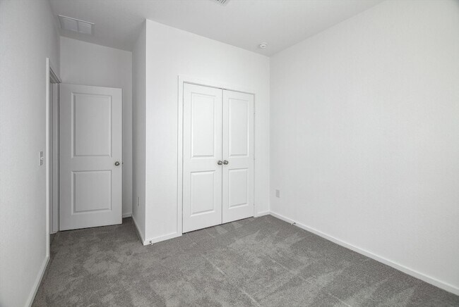 Building Photo - 519 Louis Ln