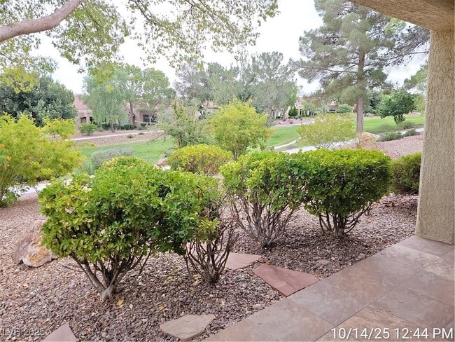 Building Photo - 2636 Highvale Dr