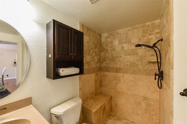 Building Photo - 22757 Lakeway Dr