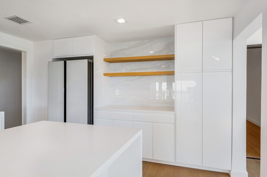 Building Photo - 801 Ocean Ave