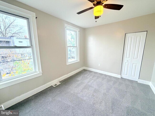 Building Photo - 2401 Baker St