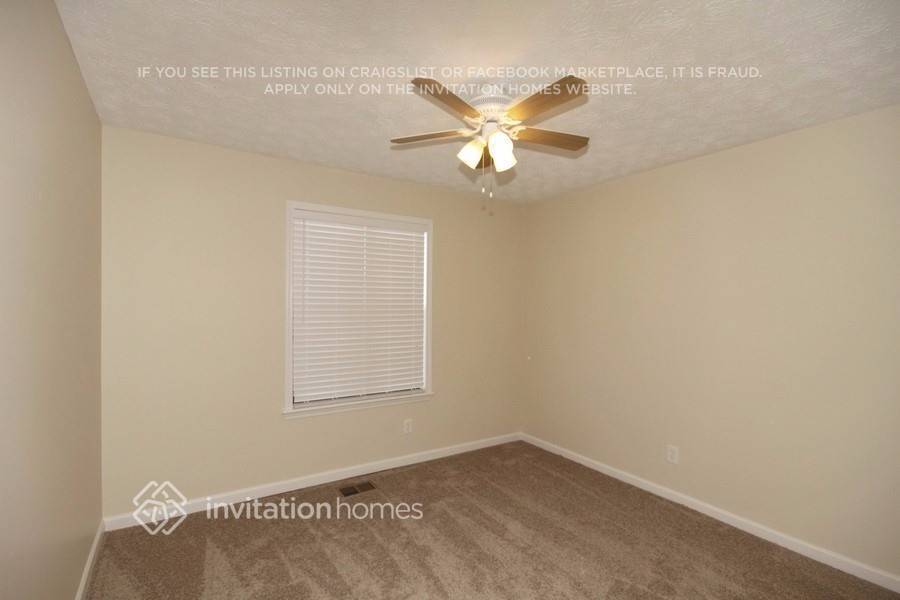 Building Photo - 10380 Colony Glen Dr