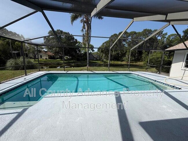 Building Photo - 3232 Oakwood Pl