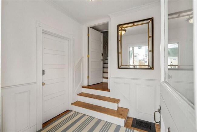 Building Photo - 34 Bull St