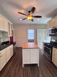 Building Photo - 401 Washington St