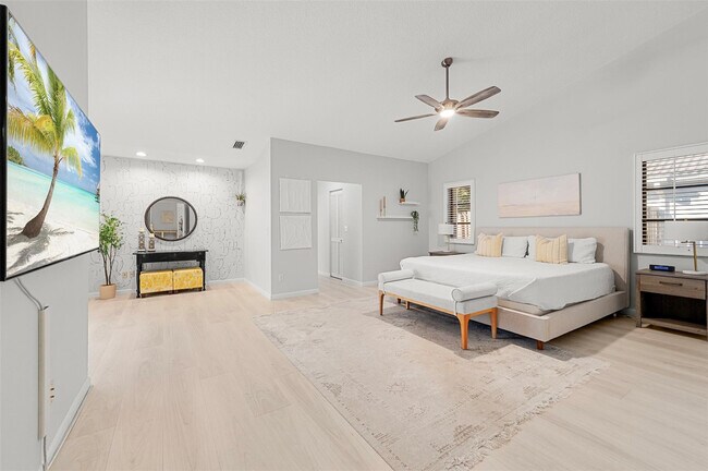 Building Photo - 1611 NW 101st Way