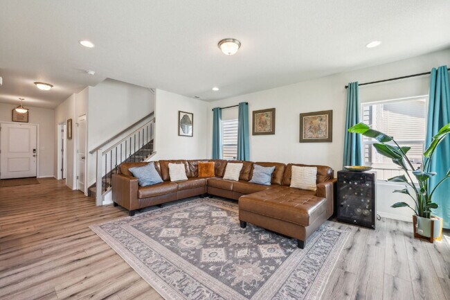 Building Photo - "Spacious 4-Bed Sanctuary with 3.5 Baths in Fountain, CO – Your Perfect Home Awaits!"