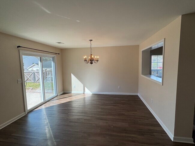 Building Photo - 127 Emanuel Creek Drive