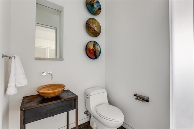 Building Photo - 2430 Victory Park Ln