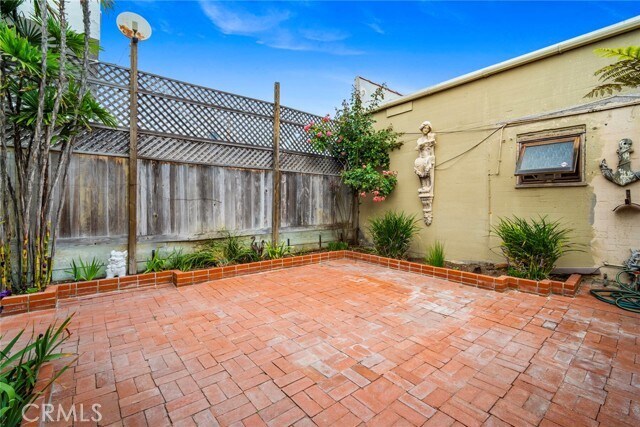 Building Photo - 1025 S Coast Hwy