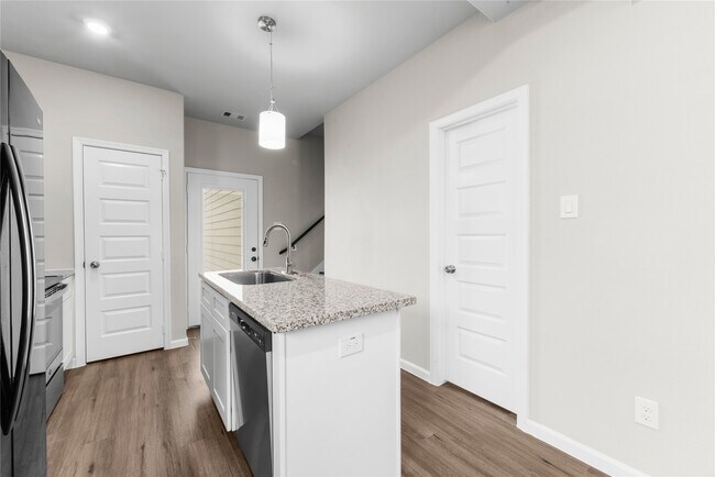 Building Photo - 8161 Tate St